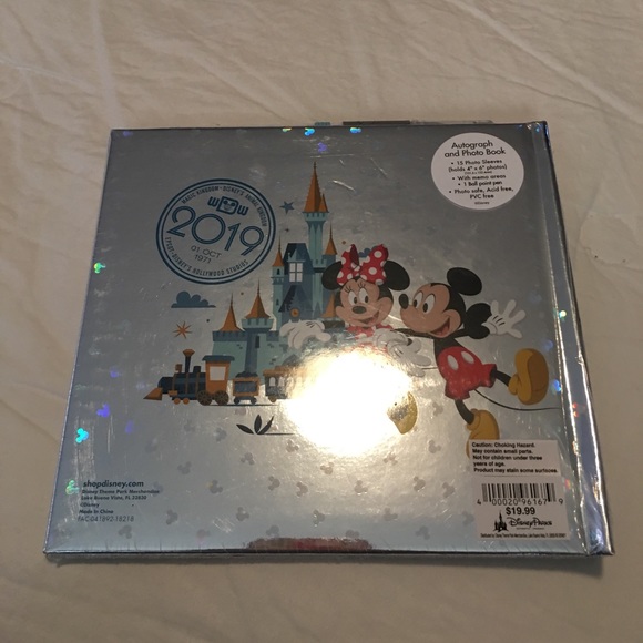 Mickey Mouse and Friends Autograph and Photo Album - Picture 4 of 7